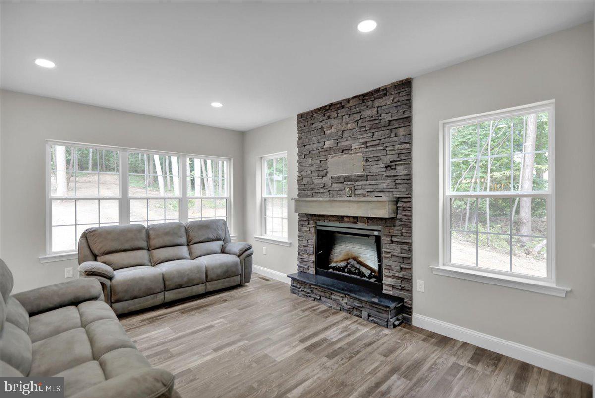 207 Orchard Road Fleetwood, PA 19522 - Photo 5 of 30 Gallery Image 5
