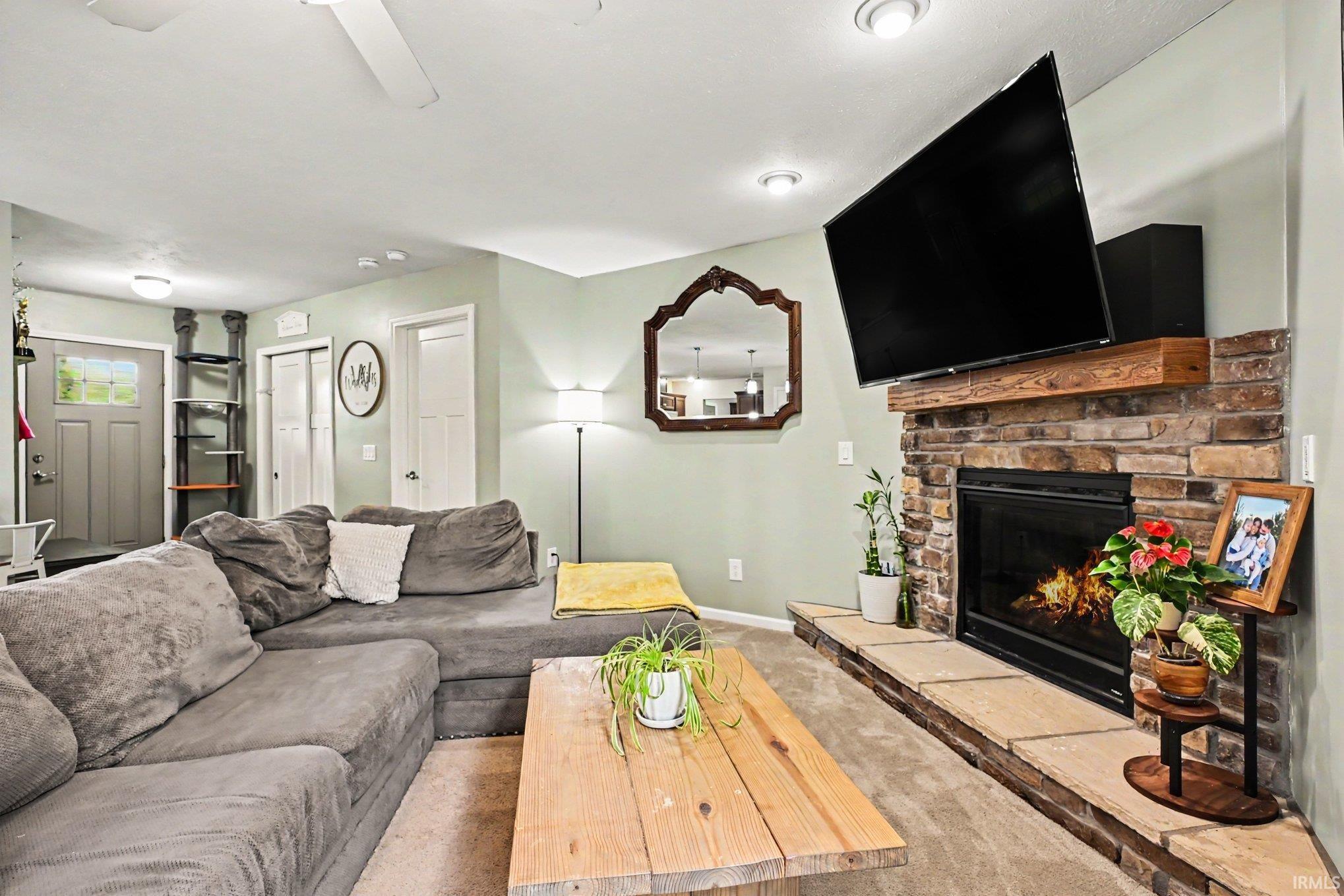595 South Paradise Drive Rochester, IN 46975 - Photo 4 of 30