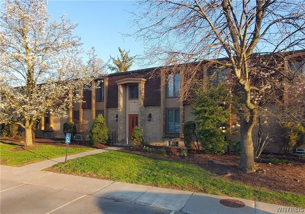 $169,990 | 175 Charter Oaks Drive, Unit 2, Amherst, NY 14228