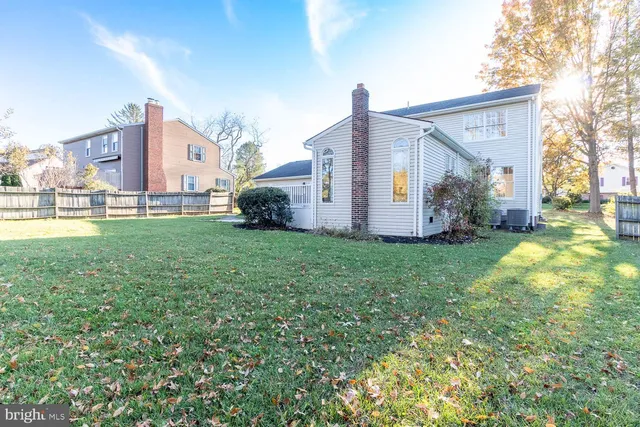 a view of a back yard of the house