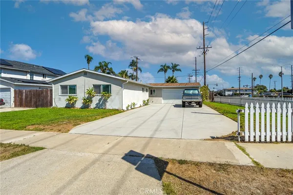 $1,350,000 | 2252 Federal, Costa Mesa, CA 92627