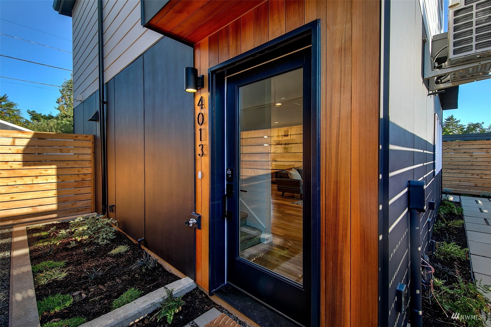 4013 Southwest Thistle Street Seattle, WA 98136 - Photo 2 of 17 Gallery Image 2
