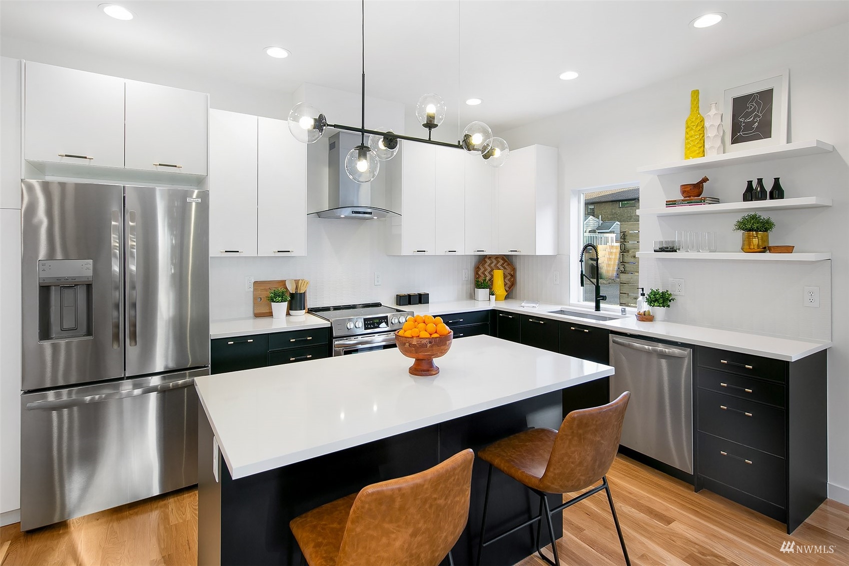 4013 Southwest Thistle Street Seattle, WA 98136 - Photo 4 of 17 Gallery Image 4