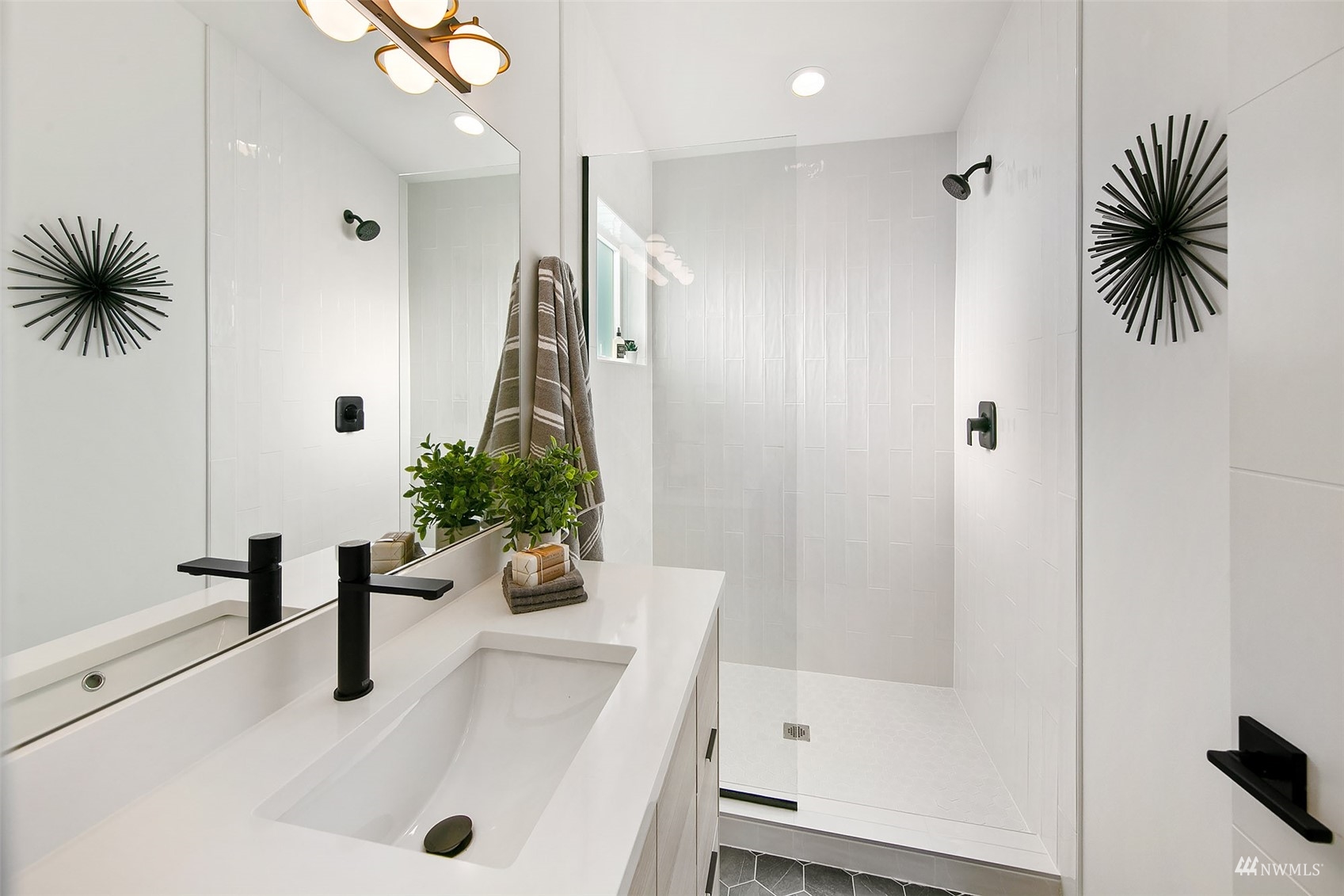 4013 Southwest Thistle Street Seattle, WA 98136 - Photo 9 of 17 Gallery Image 9