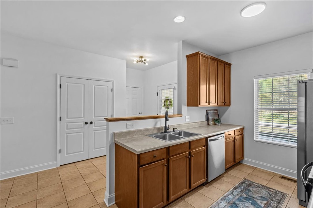 535 East Perkins Creek Road Seneca, SC 29678 - Photo 2 of 17 Gallery Image 2