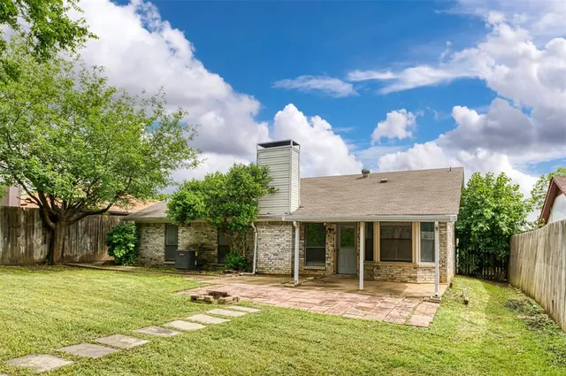 $1,995 | 6433 Westridge Drive, Watauga, TX 76148