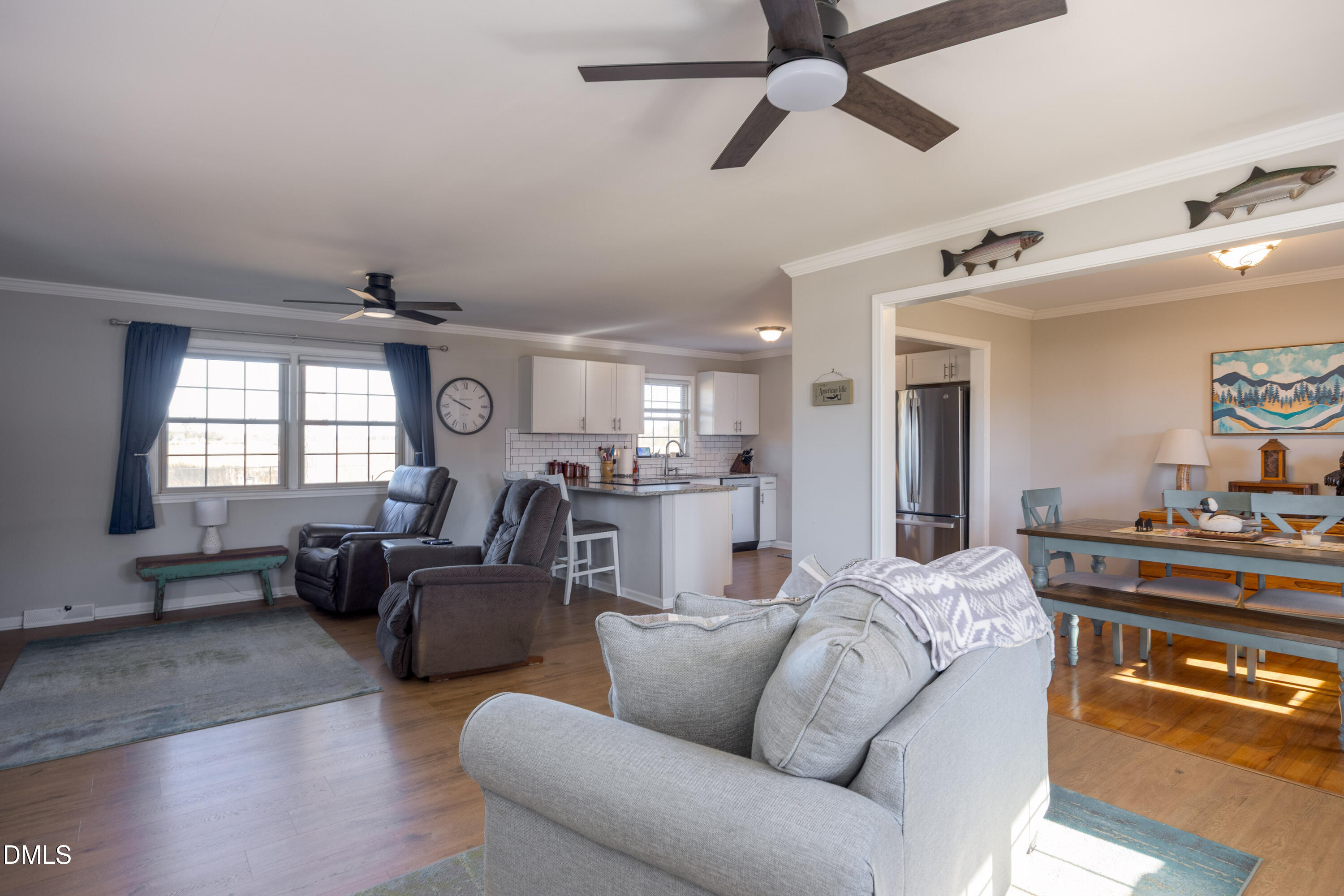 760 Eugene Jernigan Road Dunn, NC 28334 - Photo 3 of 30 a living room with furniture and a window