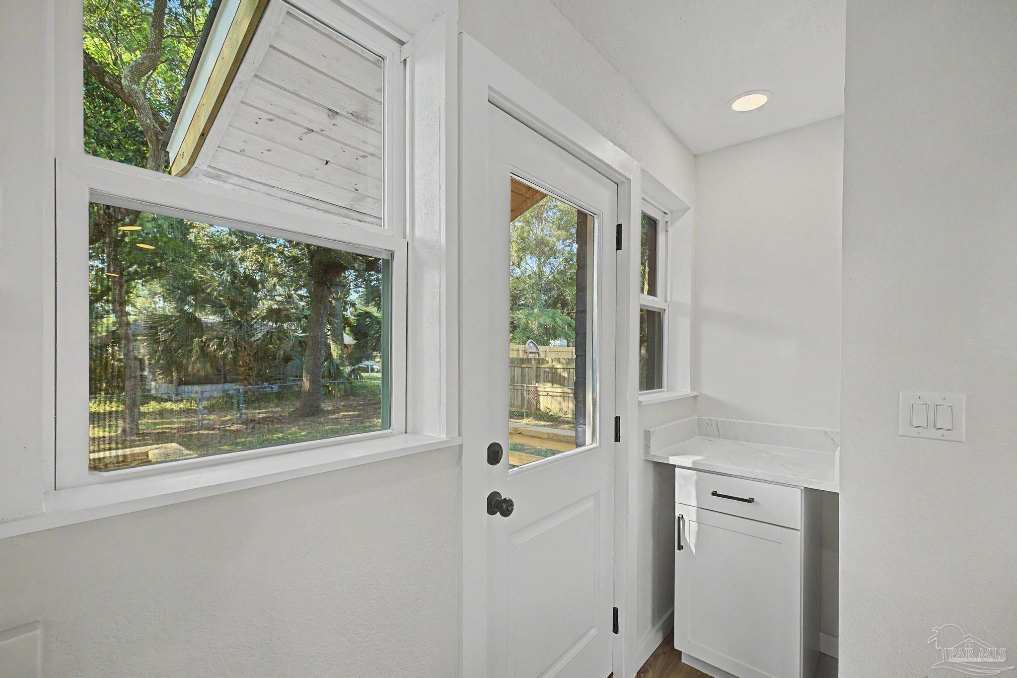 107 Southeast Gilliland Road Pensacola, FL 32507 - Photo 19 of 47