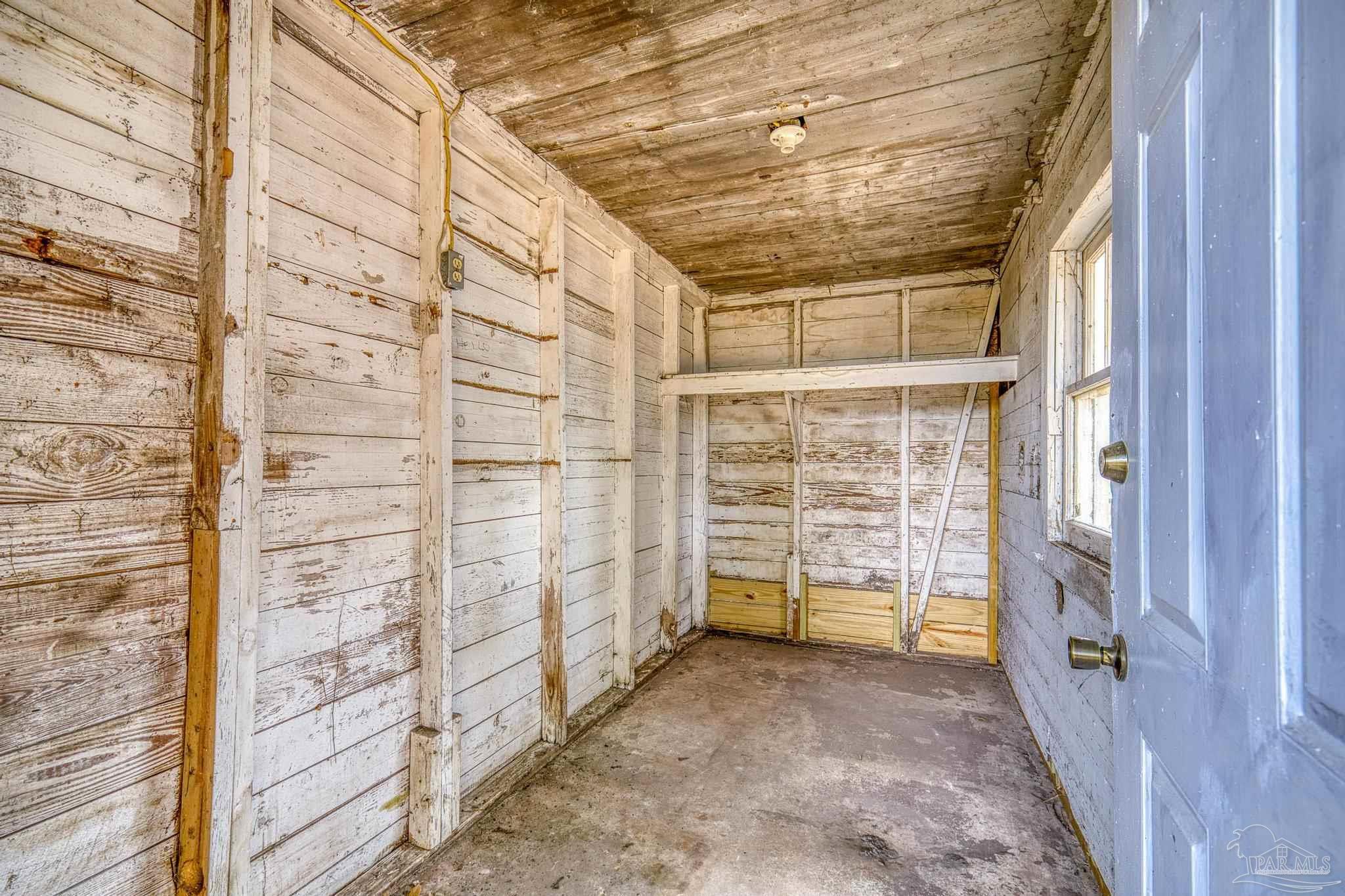 107 Southeast Gilliland Road Pensacola, FL 32507 - Photo 36 of 47