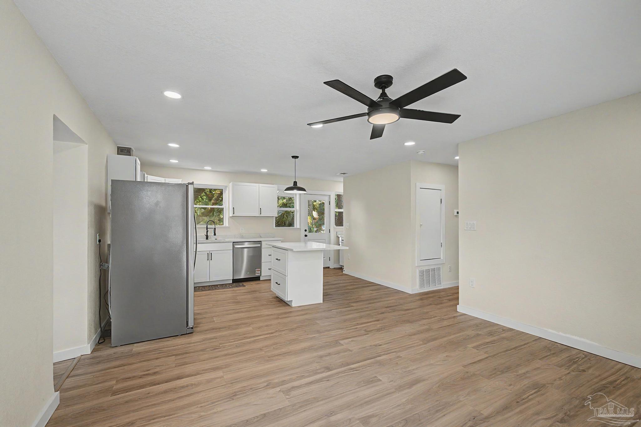 107 Southeast Gilliland Road Pensacola, FL 32507 - Photo 6 of 47