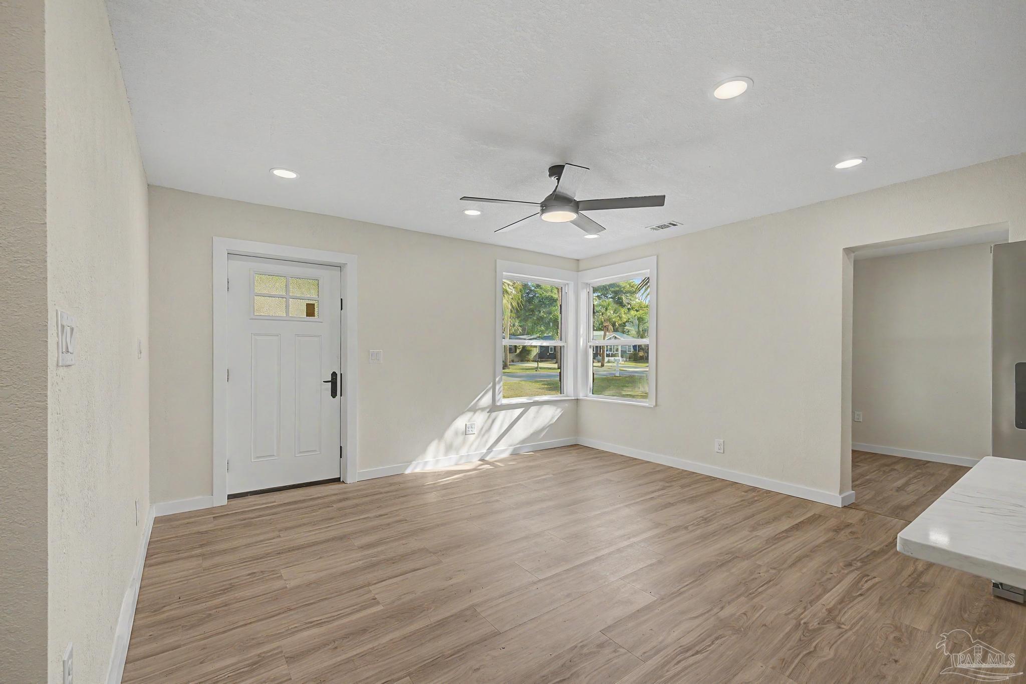 107 Southeast Gilliland Road Pensacola, FL 32507 - Photo 9 of 47