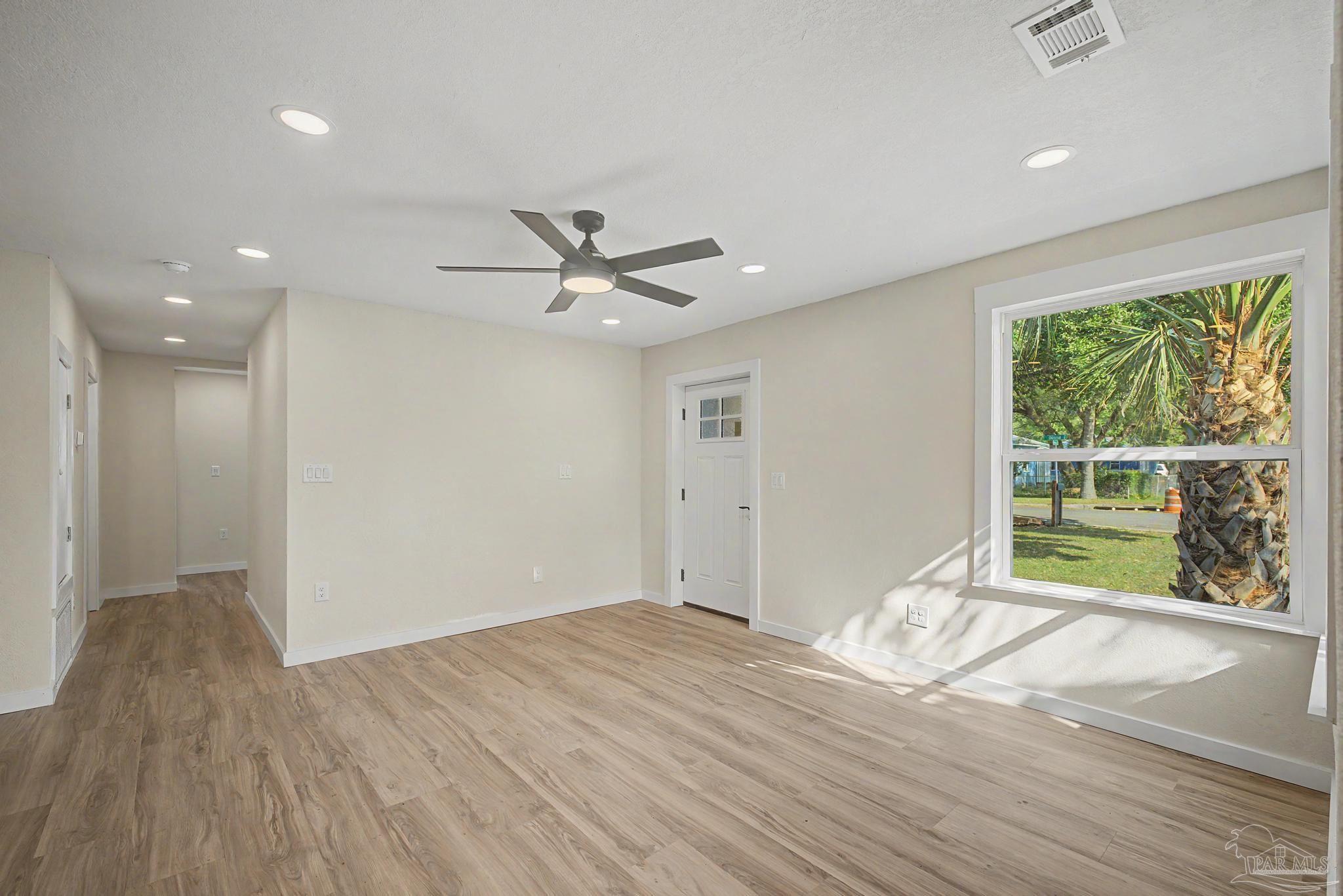 107 Southeast Gilliland Road Pensacola, FL 32507 - Photo 10 of 47