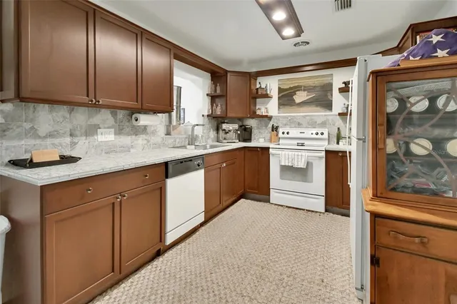 $449,000 | 22040 Blue Creek Lodge Road, Astor, FL 32102