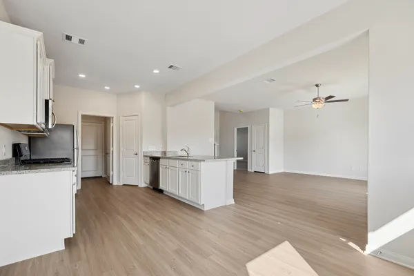 $2,375 | 324 Fastboy Lane, Waller, TX 77484