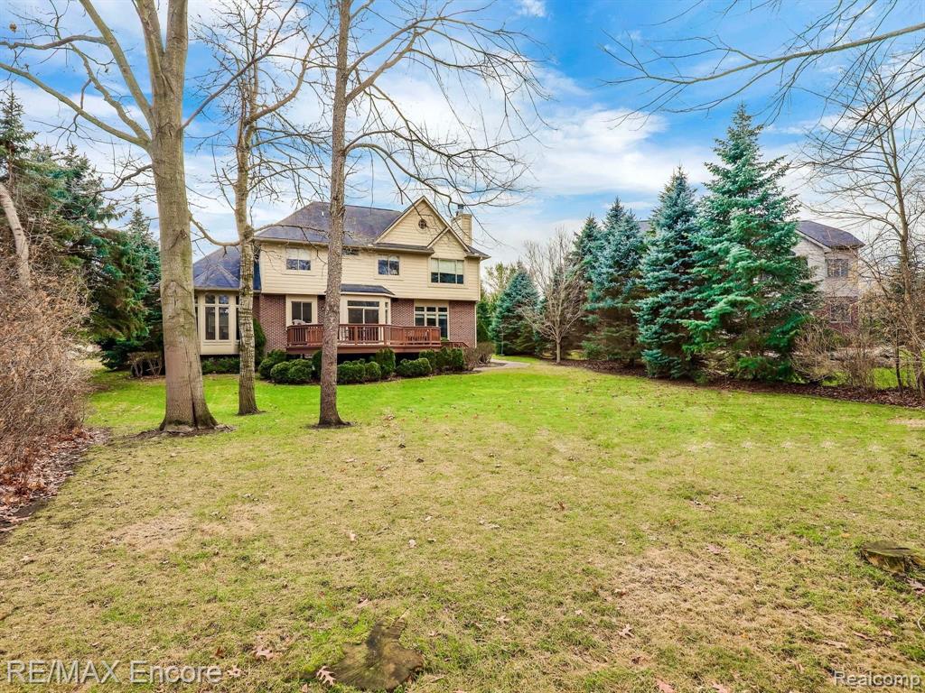 4779 Oakhurst Ridge Road Clarkston, MI 48348 - Photo 2 of 36