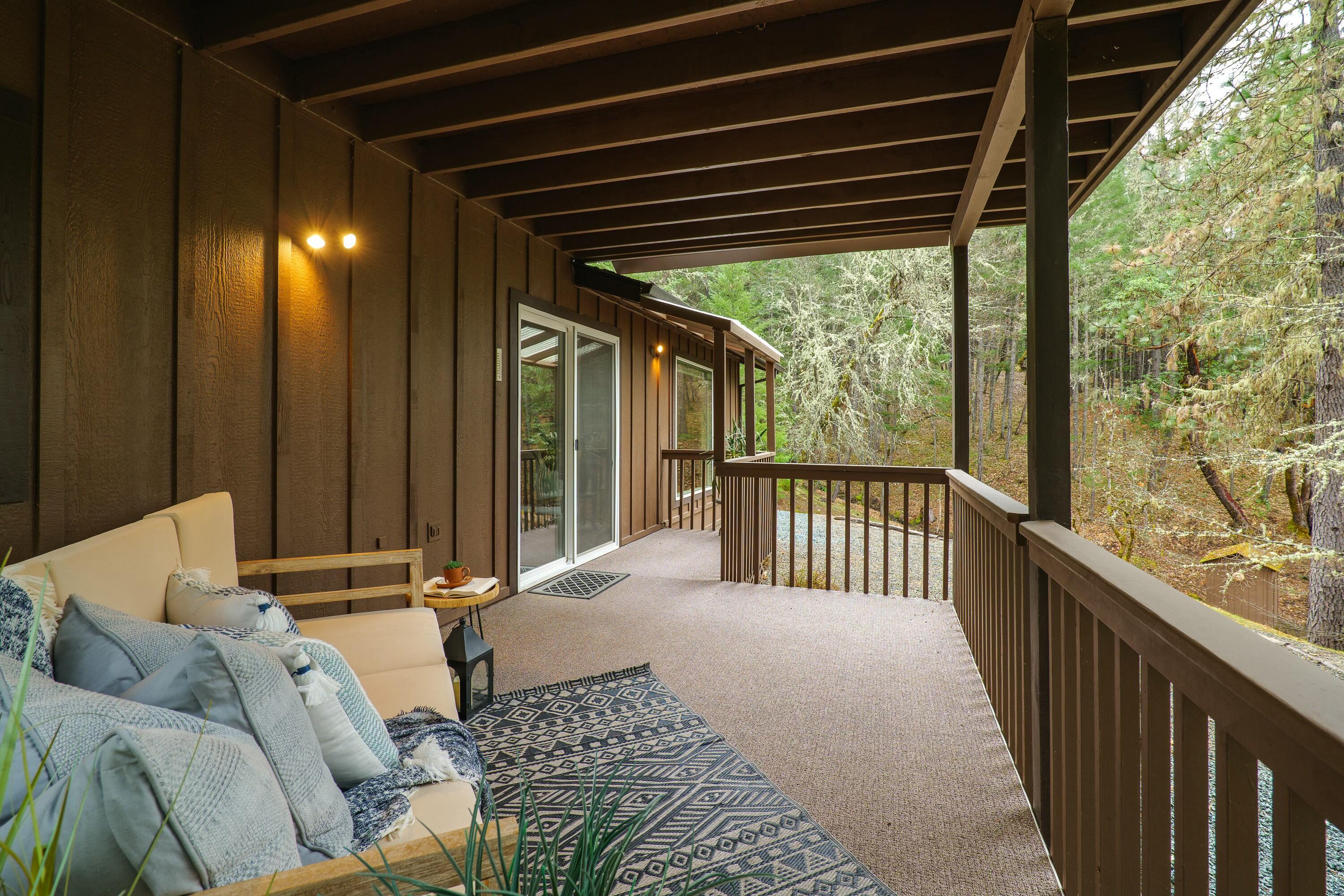 11460 Lower River Road Grants Pass, OR 97526 - Photo 34 of 49 Downstairs Deck