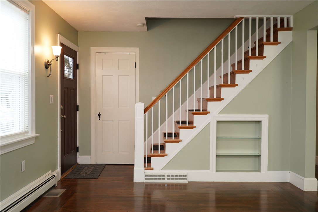 249 Tennyson Road Warwick, RI 02888 - Photo 3 of 39 Gallery Image 3
