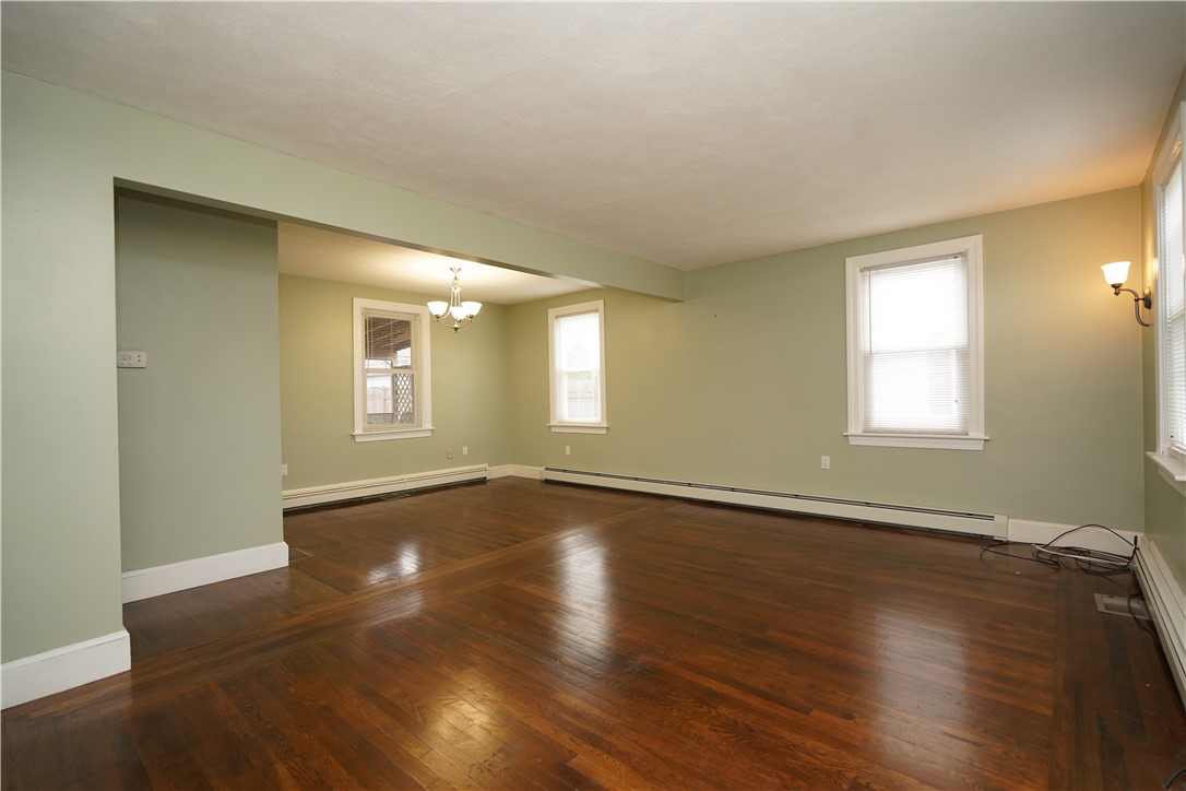249 Tennyson Road Warwick, RI 02888 - Photo 5 of 39 Gallery Image 5