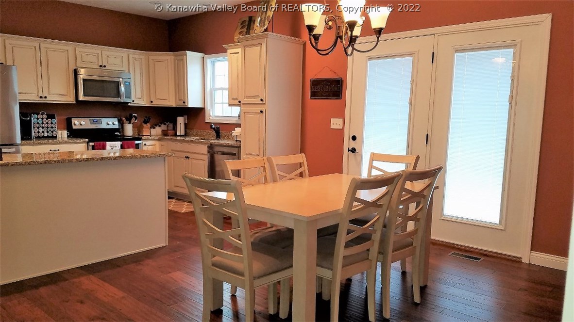 54 Hosanna Way Winfield, WV 25213 - Photo 6 of 19 Gallery Image 6