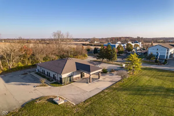 $900,000 | 2220 East 59th Street, Anderson, IN 46013