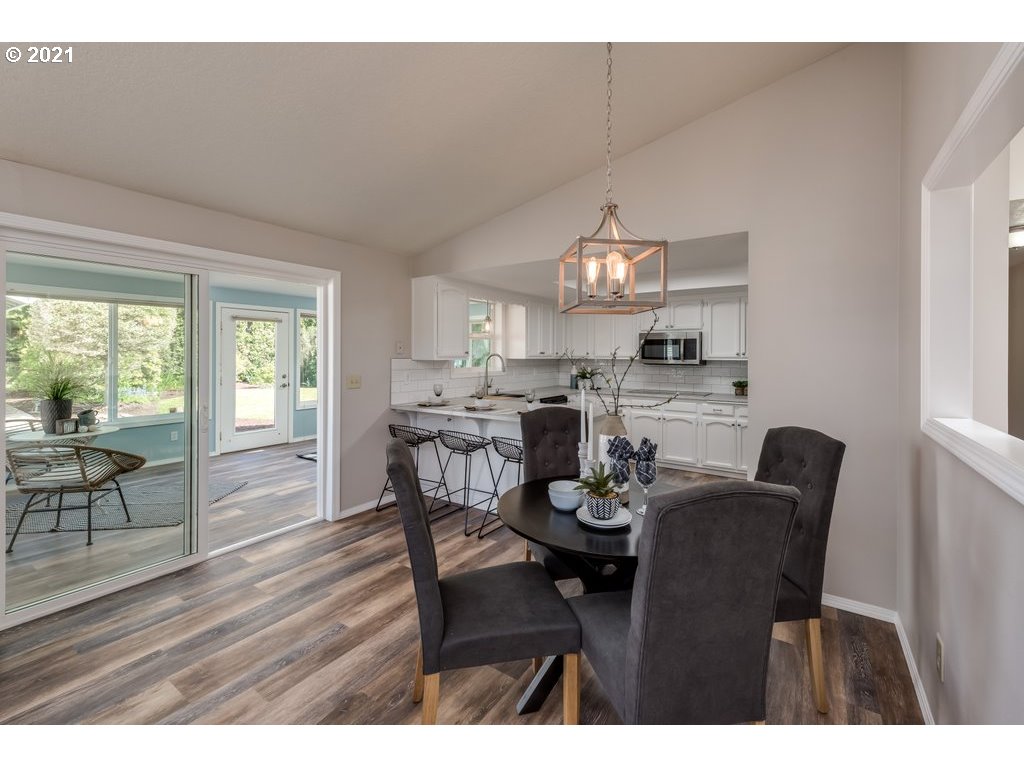 167 Warner Parrott Road Oregon City, OR 97045 - Photo 20 of 32 Dining Area