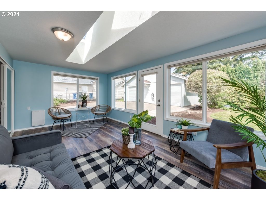 167 Warner Parrott Road Oregon City, OR 97045 - Photo 21 of 32 Sun Room