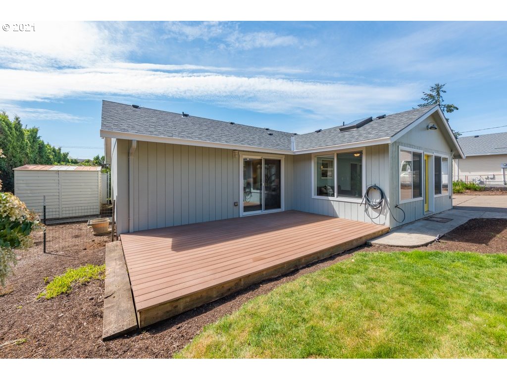167 Warner Parrott Road Oregon City, OR 97045 - Photo 28 of 32 Deck