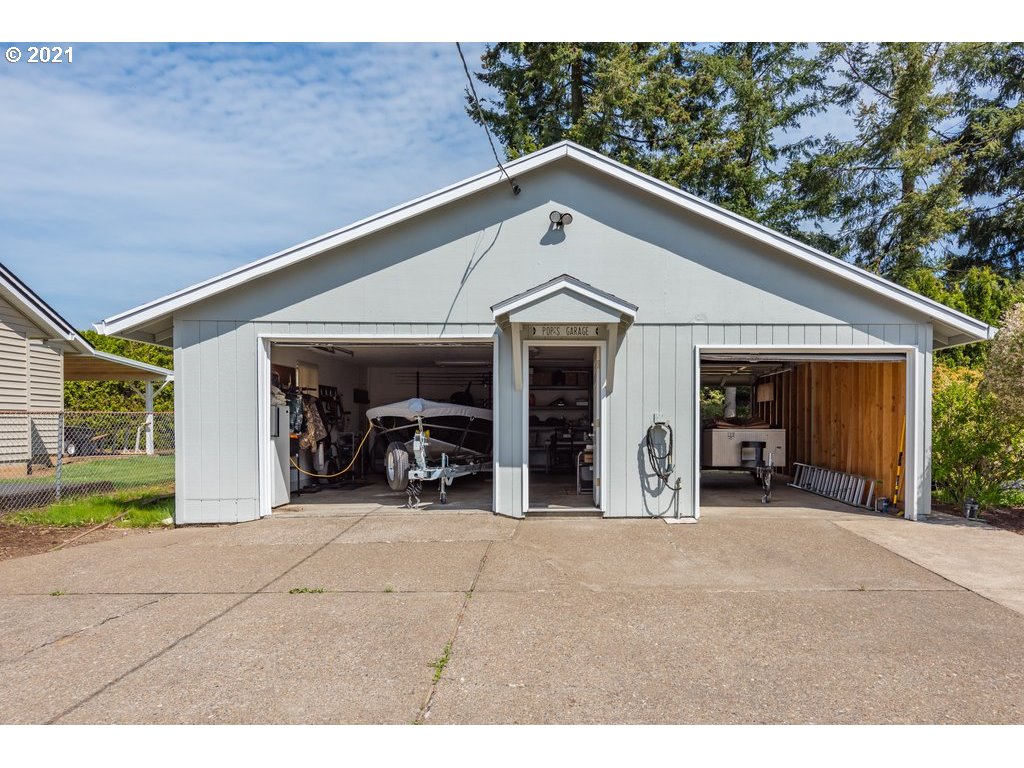 167 Warner Parrott Road Oregon City, OR 97045 - Photo 7 of 32 Workshop
