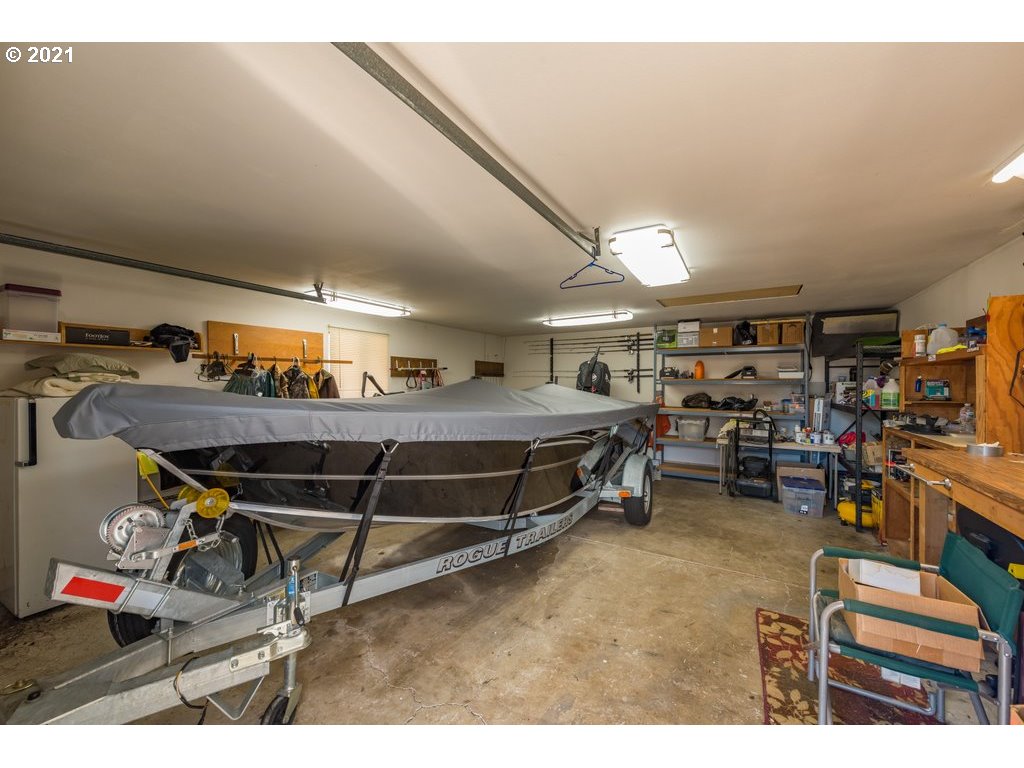 167 Warner Parrott Road Oregon City, OR 97045 - Photo 8 of 32 Workshop