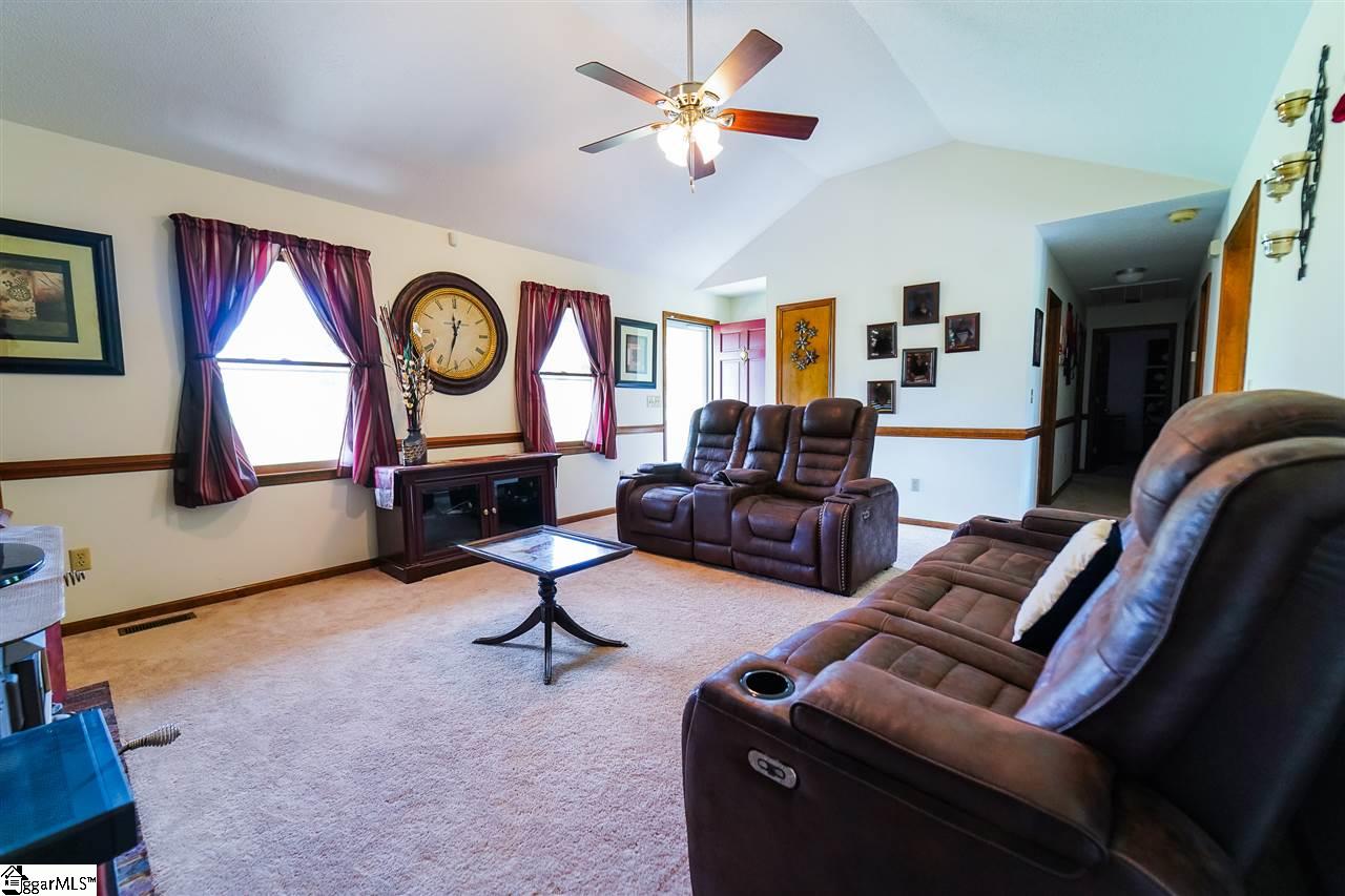 206 Adams Court Inman, SC 29349 - Photo 4 of 28