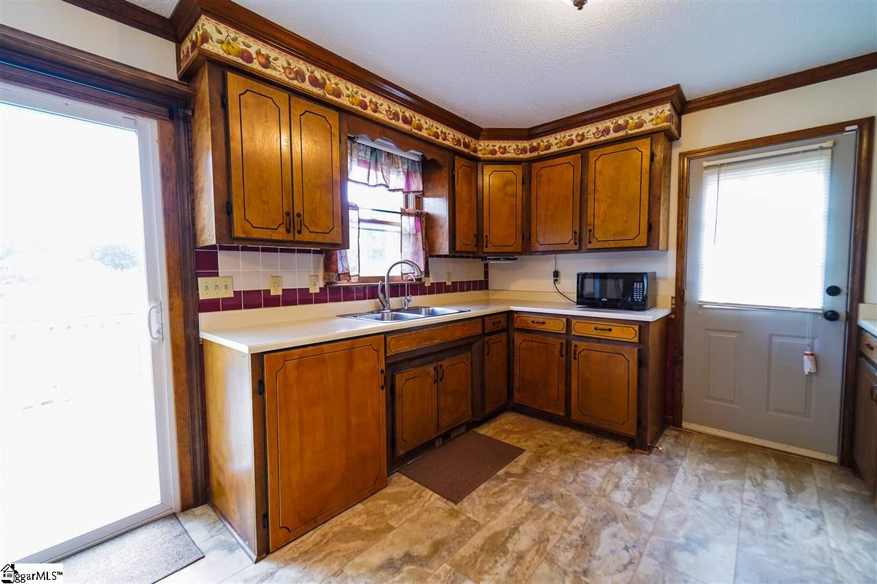 206 Adams Court Inman, SC 29349 - Photo 8 of 28
