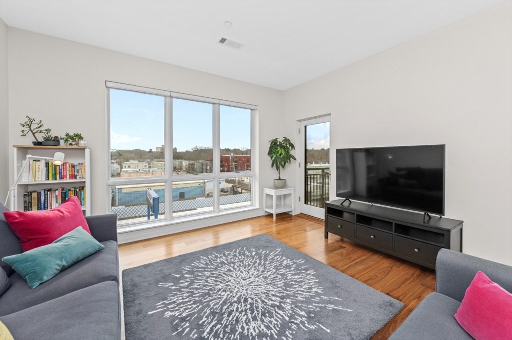 3531 Washington Street, Unit 417 Boston, MA 02130 - Photo 1 of 21