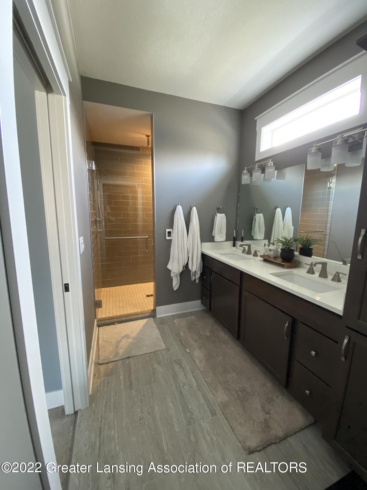 2230 Haslett Road East Lansing, MI 48823 - Photo 14 of 21 IMG_8704