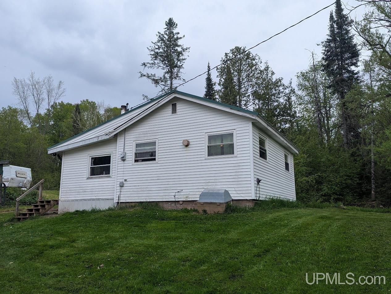24662 Mud Creek Road Mass City, MI 49948 - Photo 1 of 23