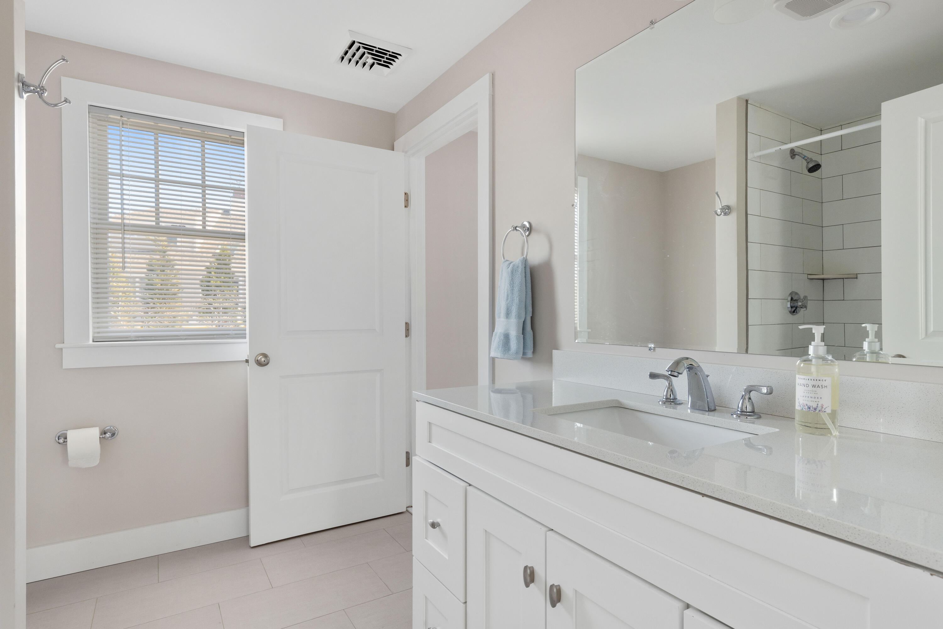 129 Hardings Beach Road Chatham, MA 02633 - Photo 23 of 33 129HarLR-45