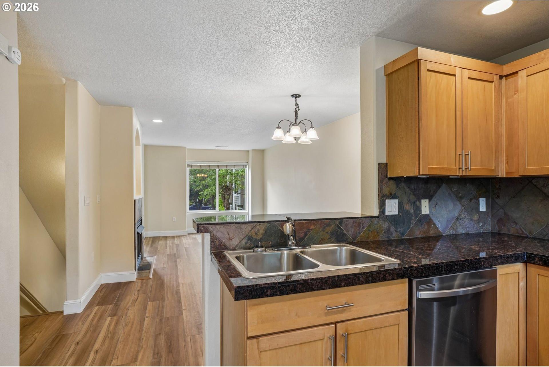 17271 Southwest Whitley Way Beaverton, OR 97006 - Photo 12 of 27 Gallery Image 12