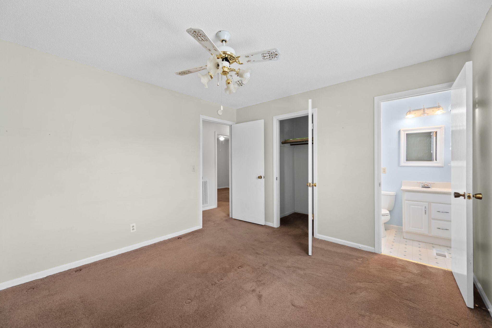 8979 Hensley Road Hixson, TN 37343 - Photo 4 of 32 4-web-or-mls-DSC_3891