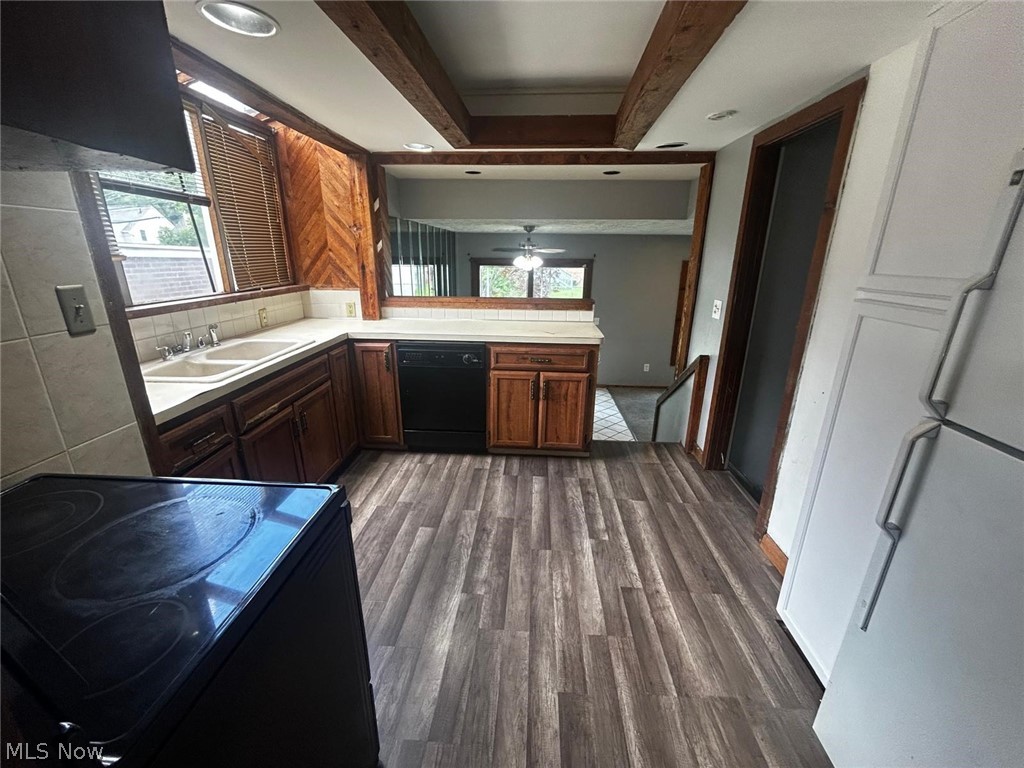 1411 Avondale Road Cleveland, OH 44121 - Photo 4 of 13