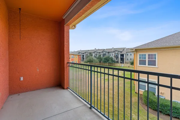 $1,700 | 2900 South Lakeline Boulevard, Unit 322, Cedar Park, TX 78613
