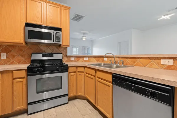 $1,700 | 2900 South Lakeline Boulevard, Unit 322, Cedar Park, TX 78613