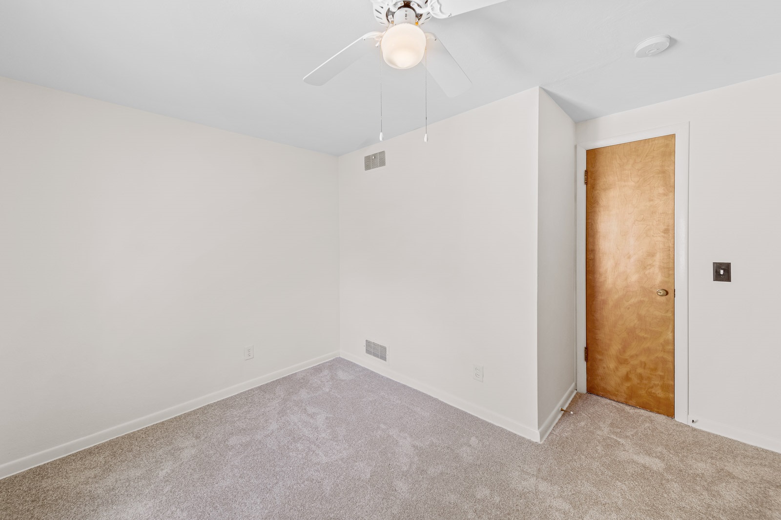 1547 North Hickory Road South Bend, IN 46635 - Photo 23 of 28 Gallery Image 23