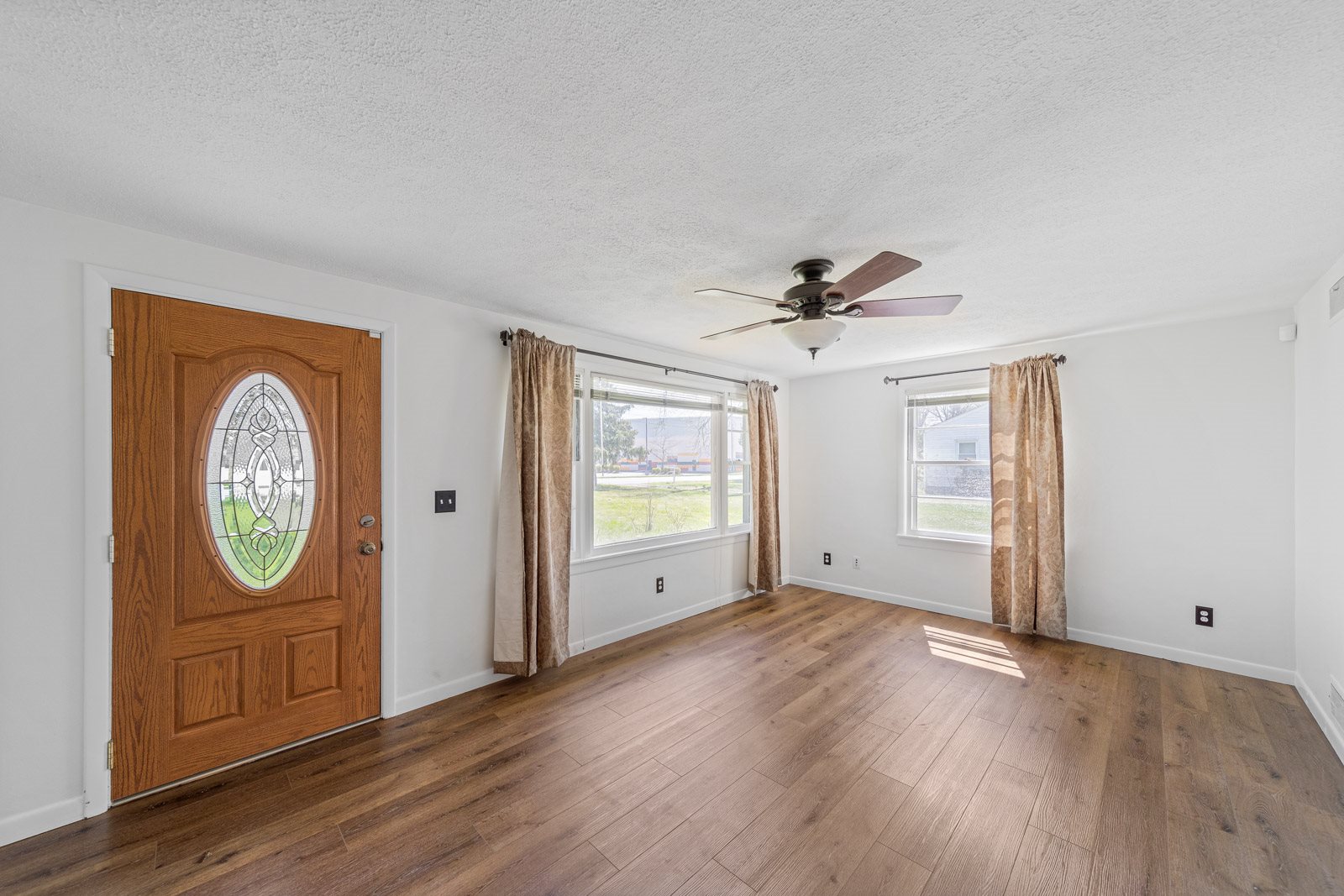 1547 North Hickory Road South Bend, IN 46635 - Photo 7 of 28 Gallery Image 7