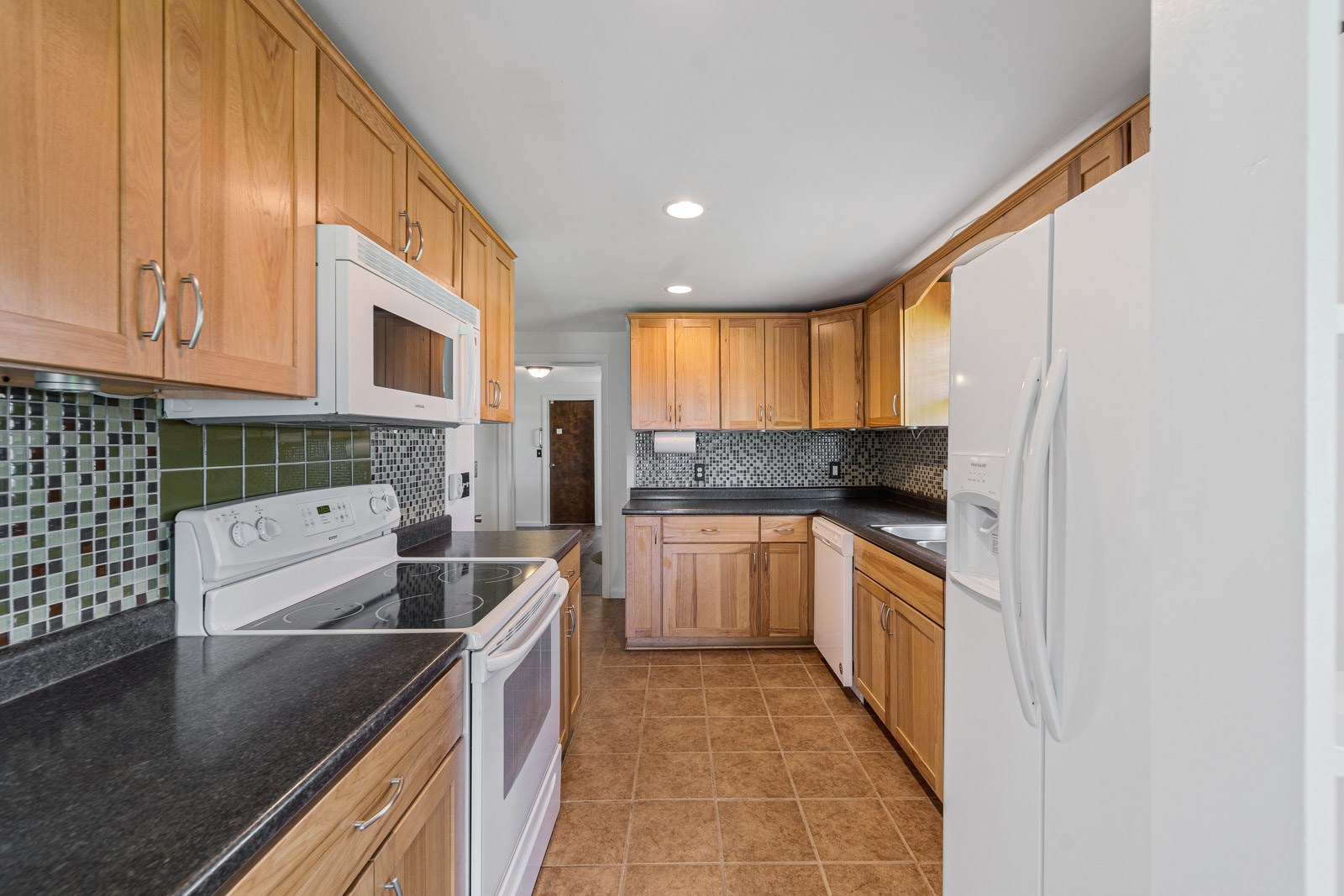 1547 North Hickory Road South Bend, IN 46635 - Photo 9 of 28 Gallery Image 9