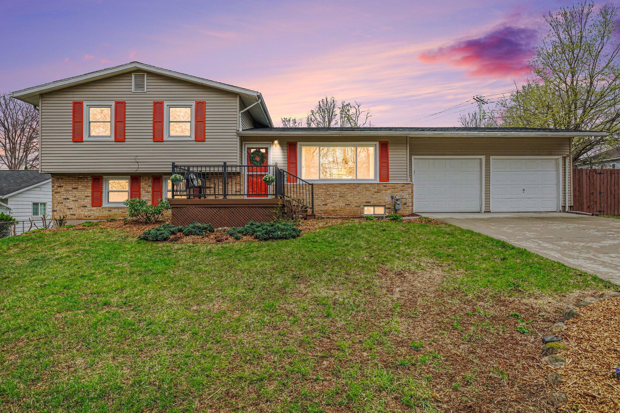 102 Elizabeth Street Buchanan, MI 49107 - Photo 1 of 26 001_dsc06705tw_263