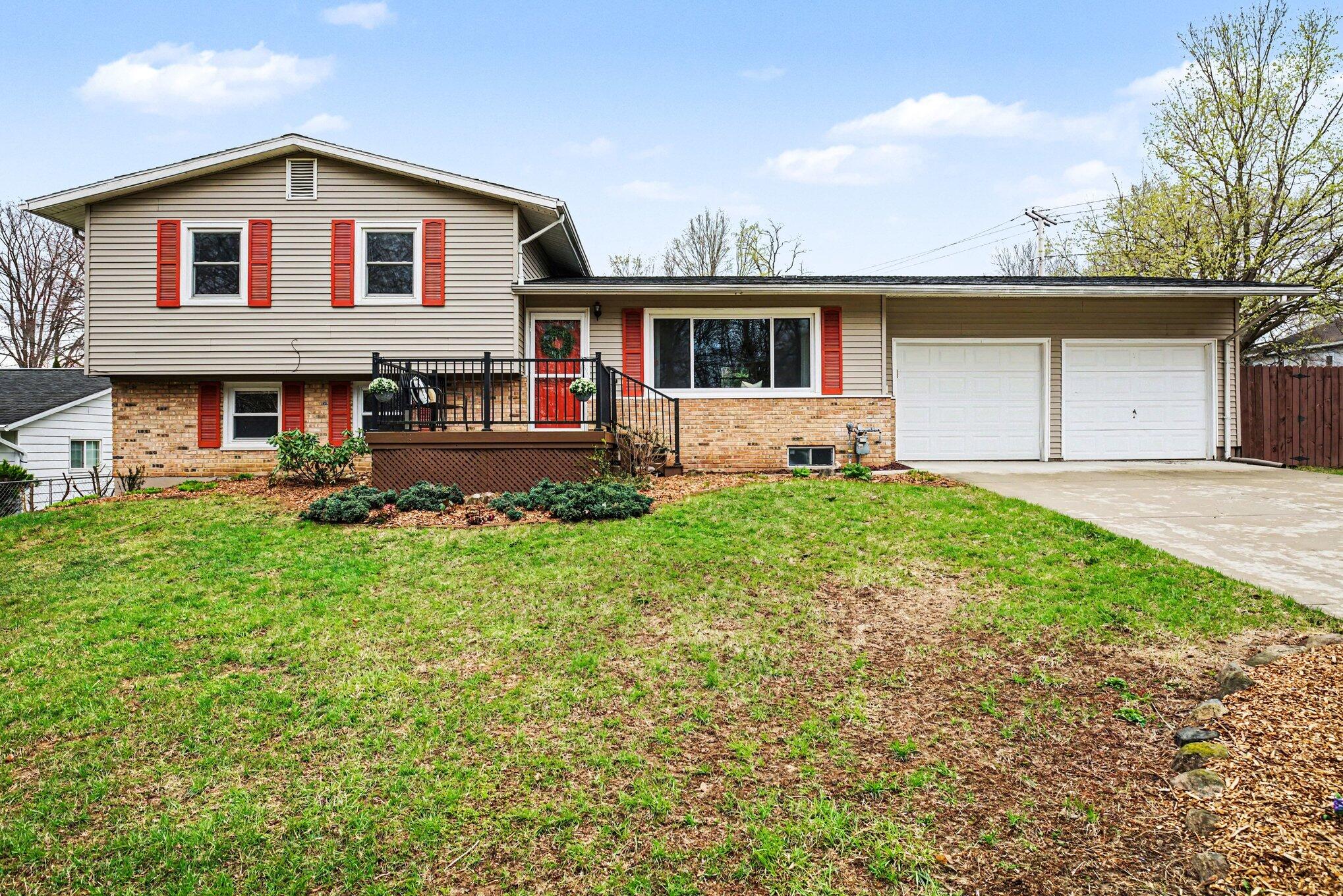 102 Elizabeth Street Buchanan, MI 49107 - Photo 3 of 26 002_dsc06705_438