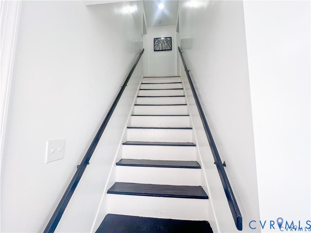 1340 Rome Street Petersburg, VA 23803 - Photo 24 of 35 a view of entryway