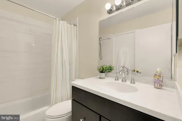 $3,350 | 2038 Derby Ridge Lane, Unit 35, Silver Spring, MD 20910