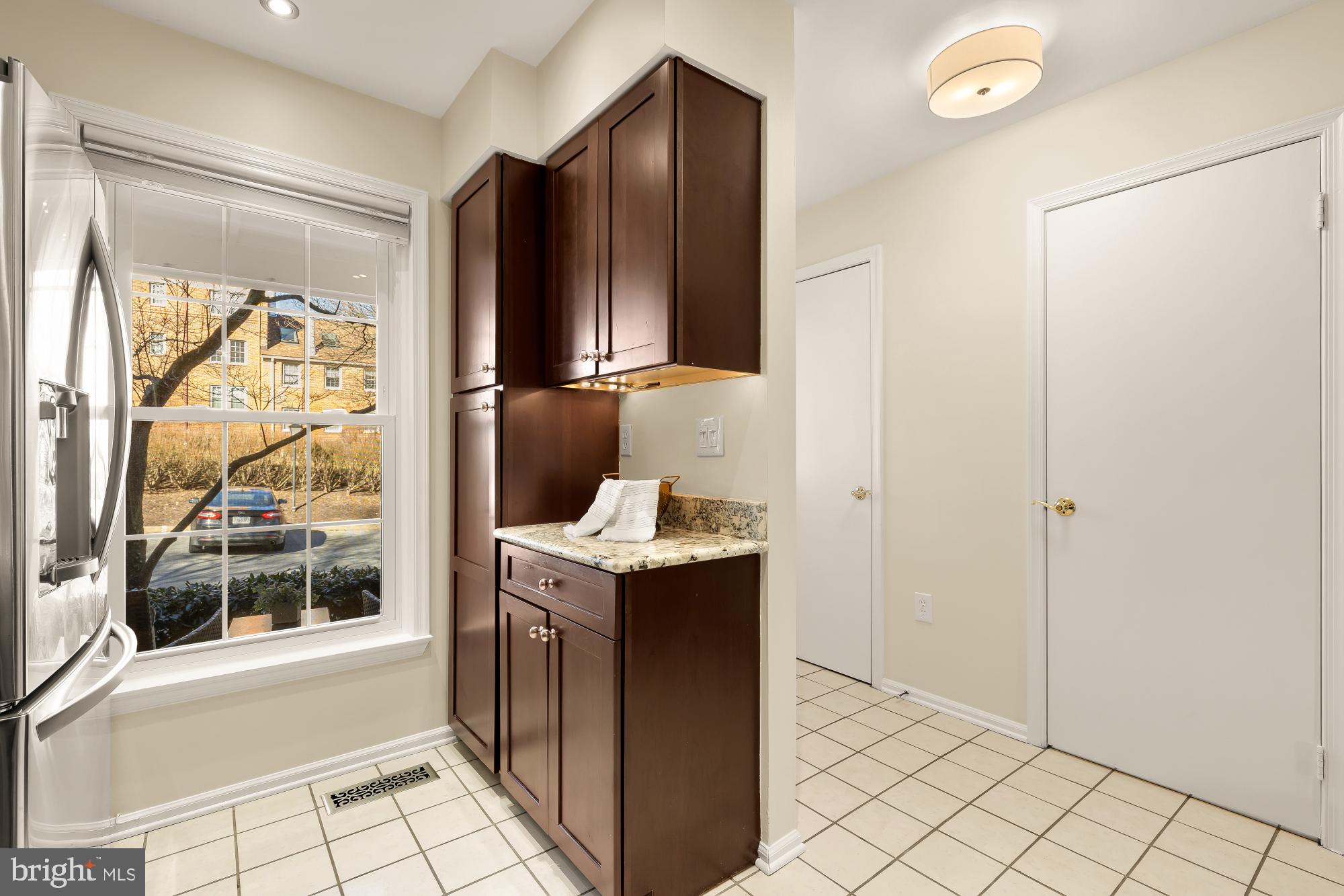 2038 Derby Ridge Lane, Unit 35 Silver Spring, MD 20910 - Photo 6 of 30