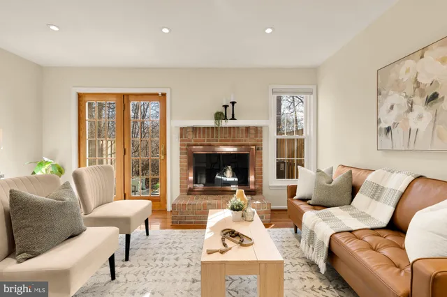 $3,350 | 2038 Derby Ridge Lane, Unit 35, Silver Spring, MD 20910