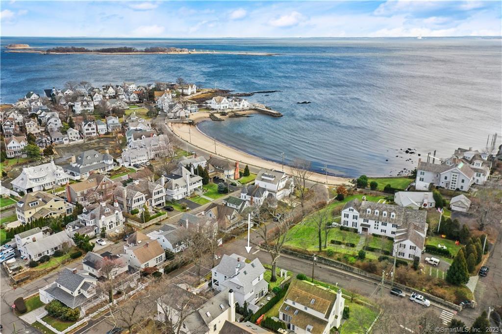 Welcome to Rowayton - Pine Point - 24 Ensign Road - just steps to the beach and the long Island sound!